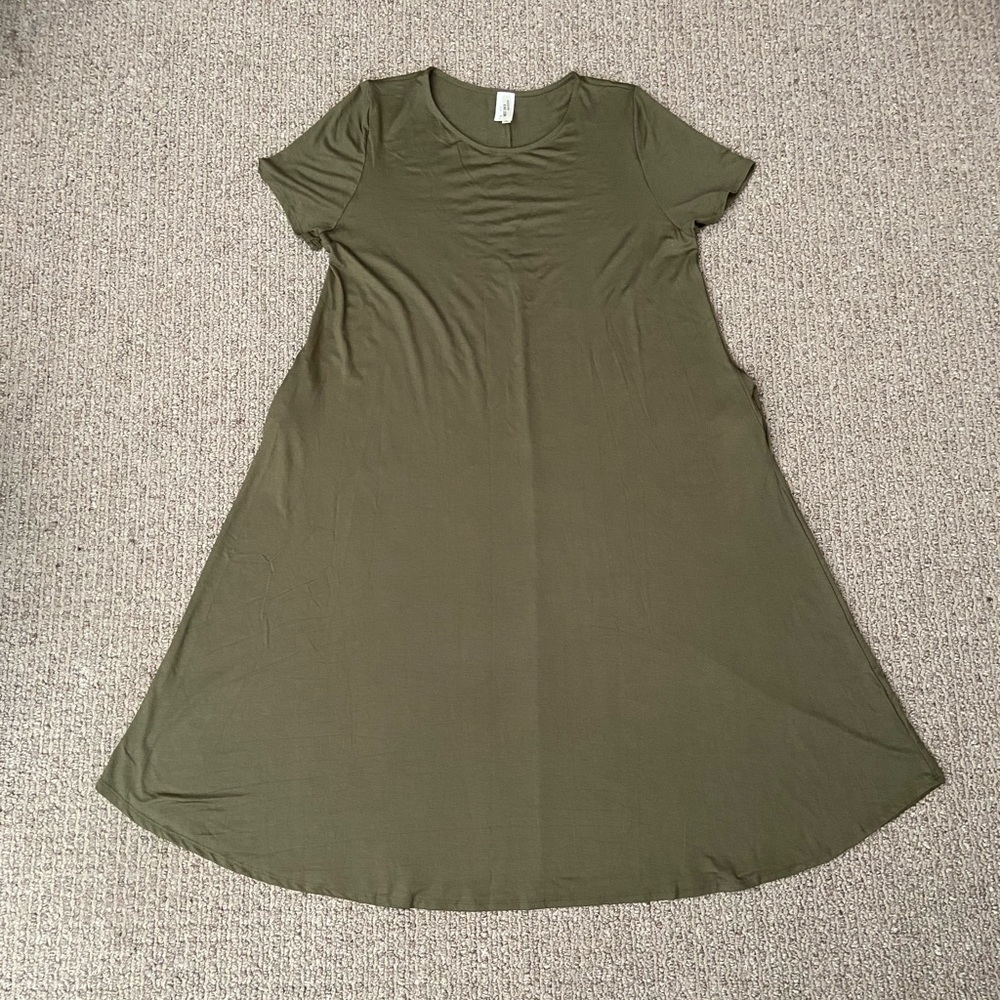 Modern Kiwi Dress with pockets